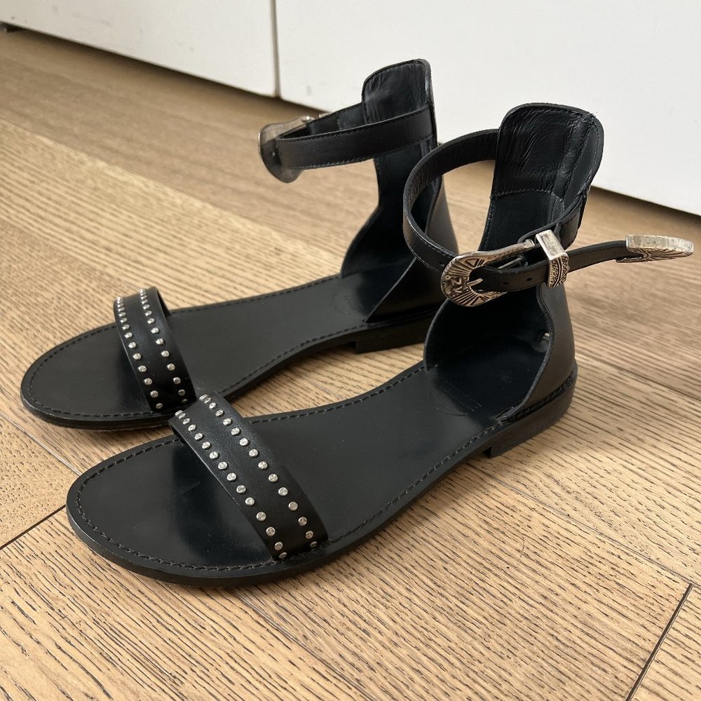 Zadig black leather sandal with buckle and studs